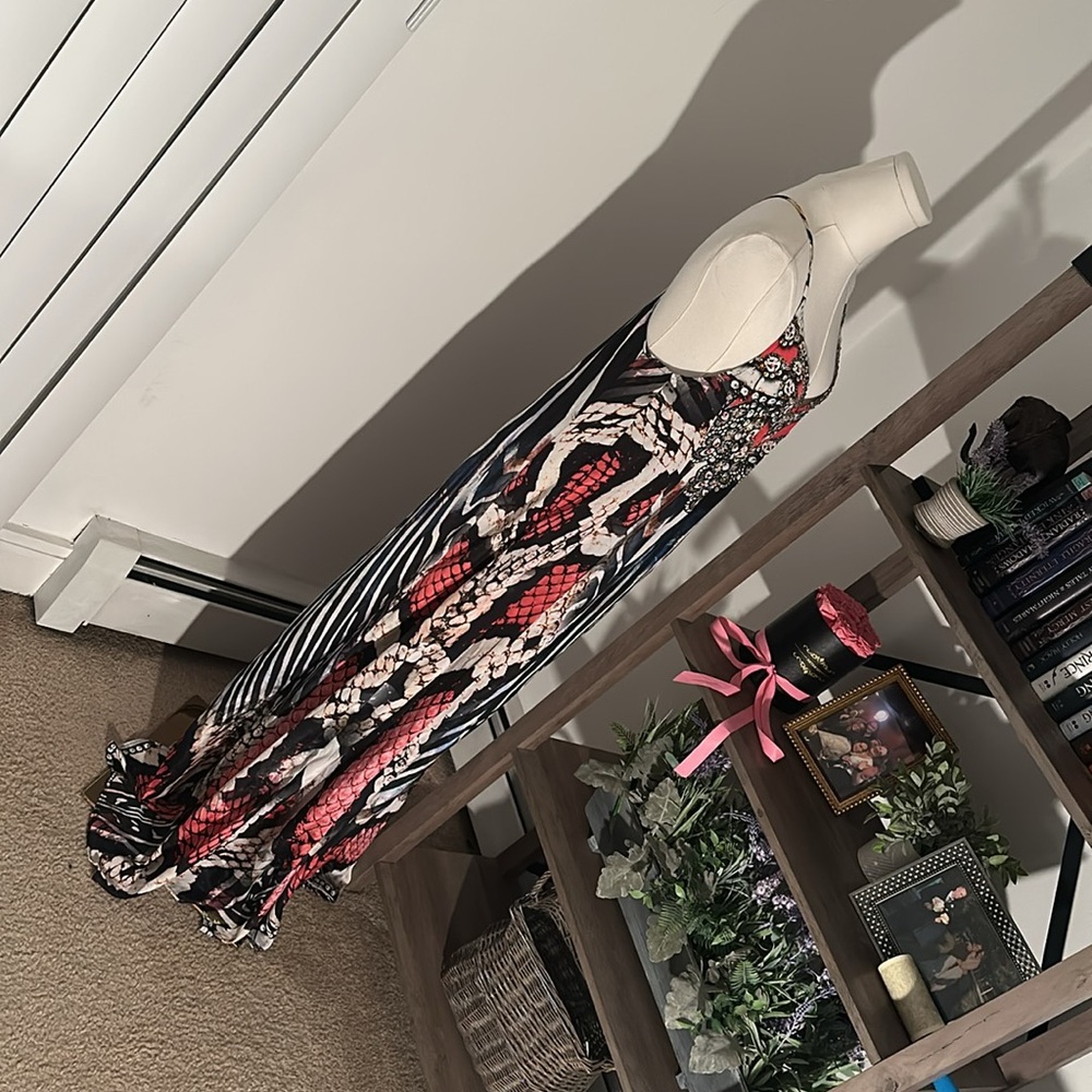 La Moda Dress - Picture 5 of 8